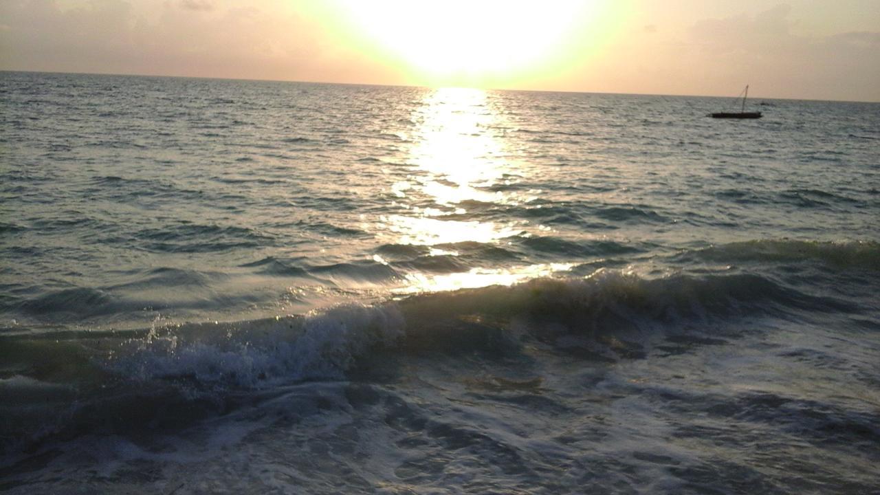 Hotel Alhapa Beach